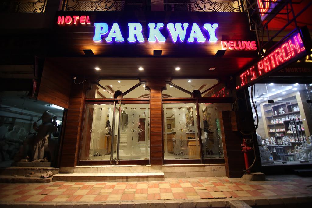 Hotel Parkway Deluxe Nova Deli Exterior foto